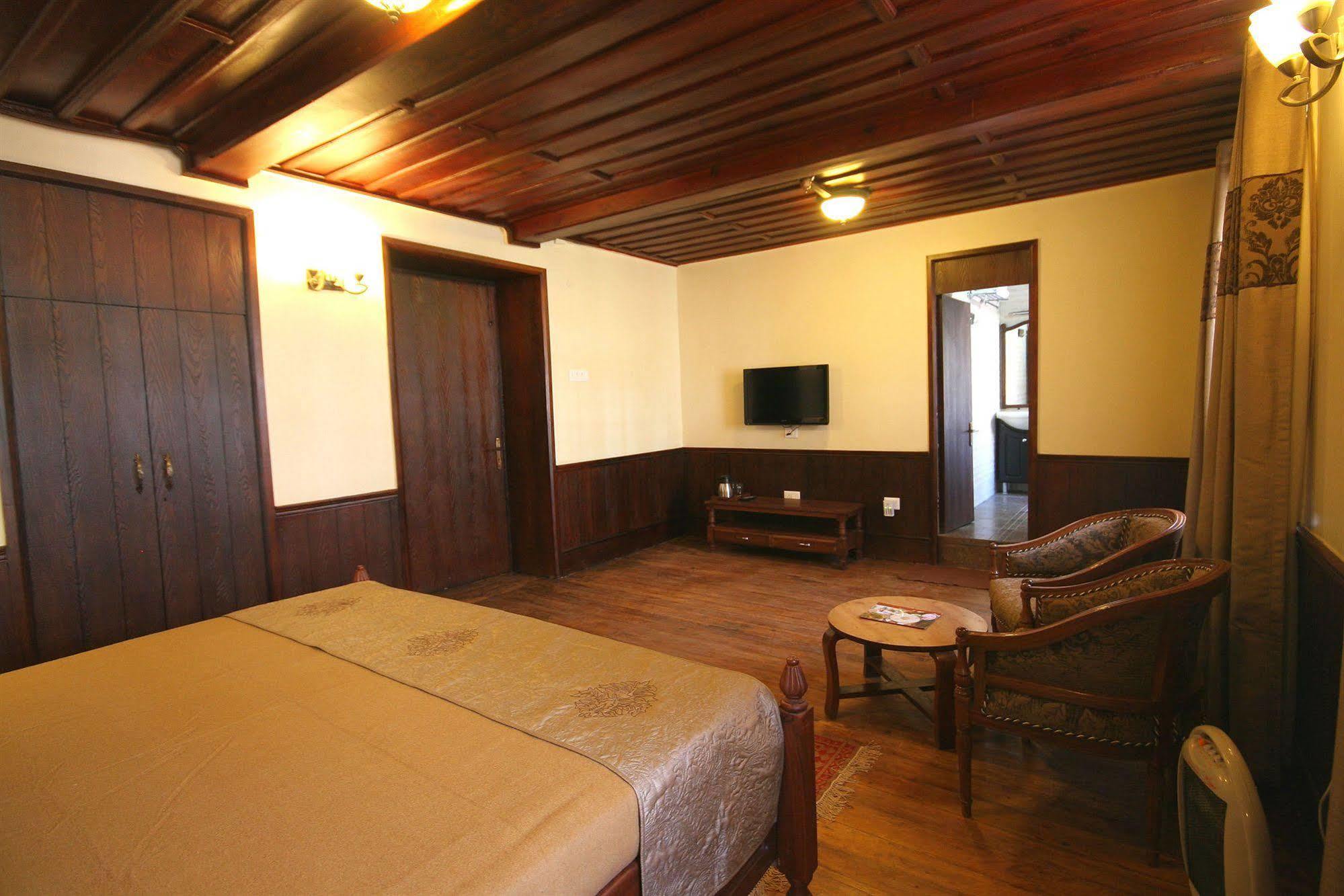 เชฟรอนแฟร์เฮเว่น Hotel ไนนิตาล ภายนอก รูปภาพ