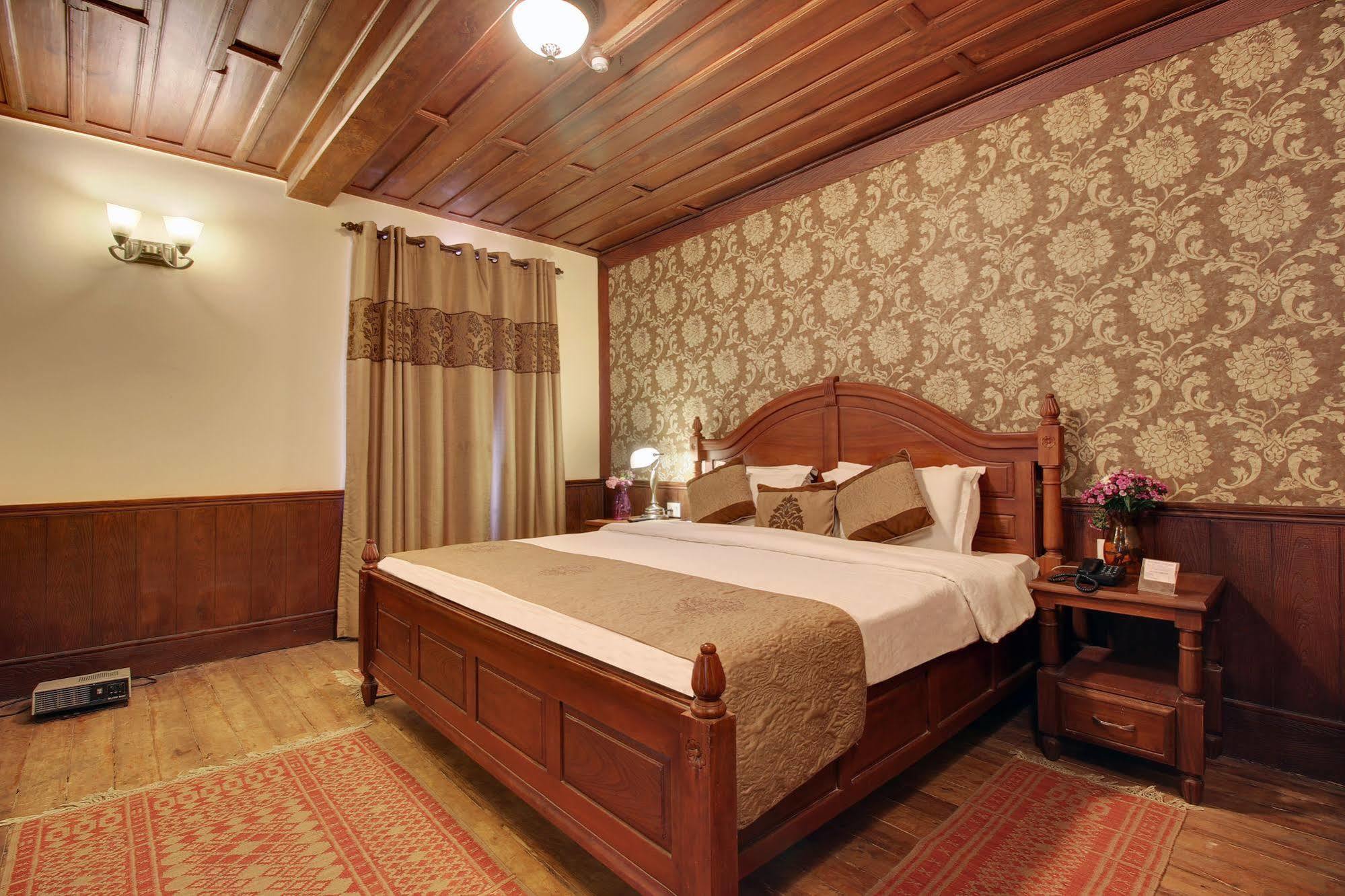 เชฟรอนแฟร์เฮเว่น Hotel ไนนิตาล ภายนอก รูปภาพ